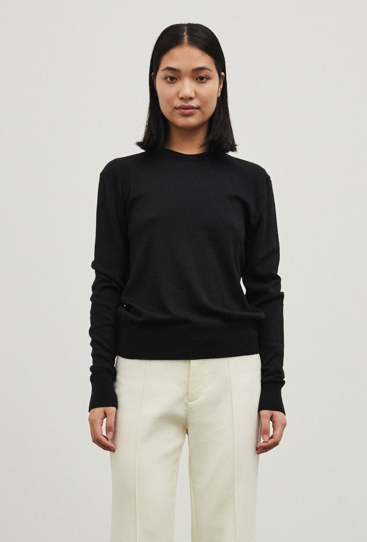 01 Crewneck